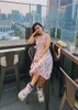 Profile picture of R