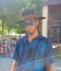 Profile picture of B