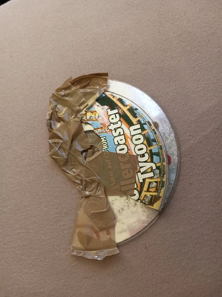 Ich habe Rollercoaster rauf und runter gespielt,  bis die CD-Rom irgendwann sich in den Elektronik-Himmel verabschiedet hat. 😵