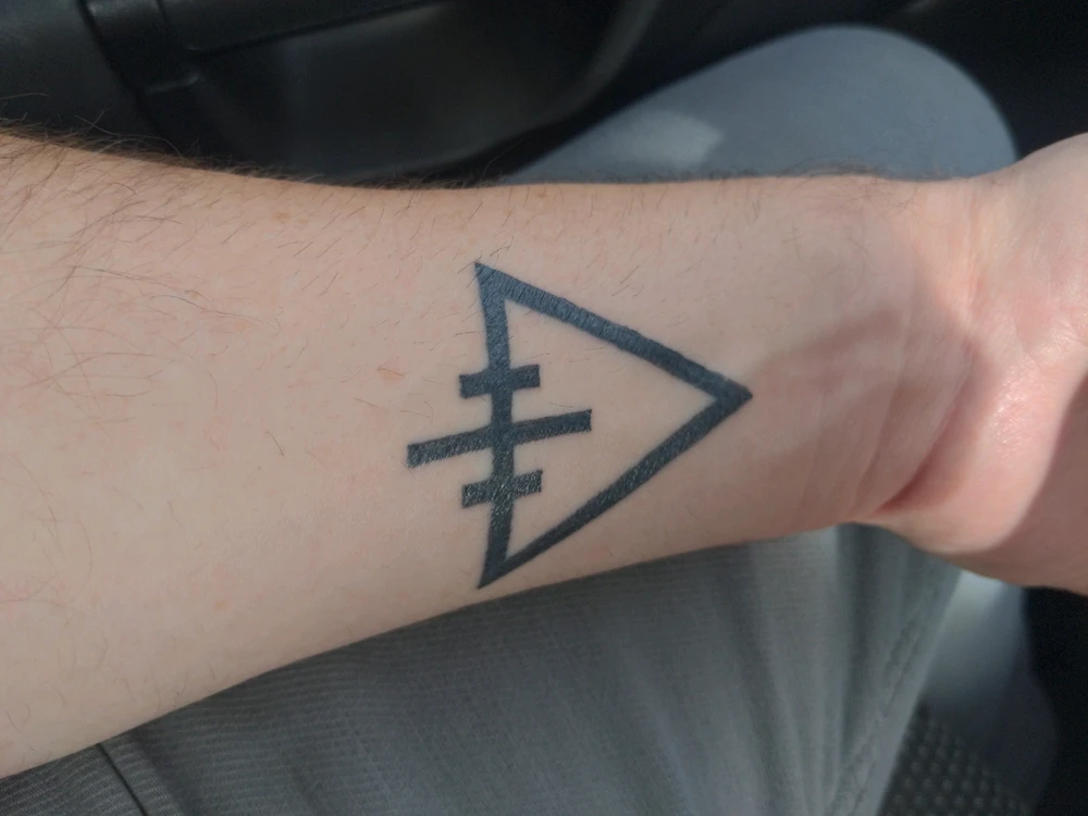 I just got this bad boy, it's definitely no dragon lol