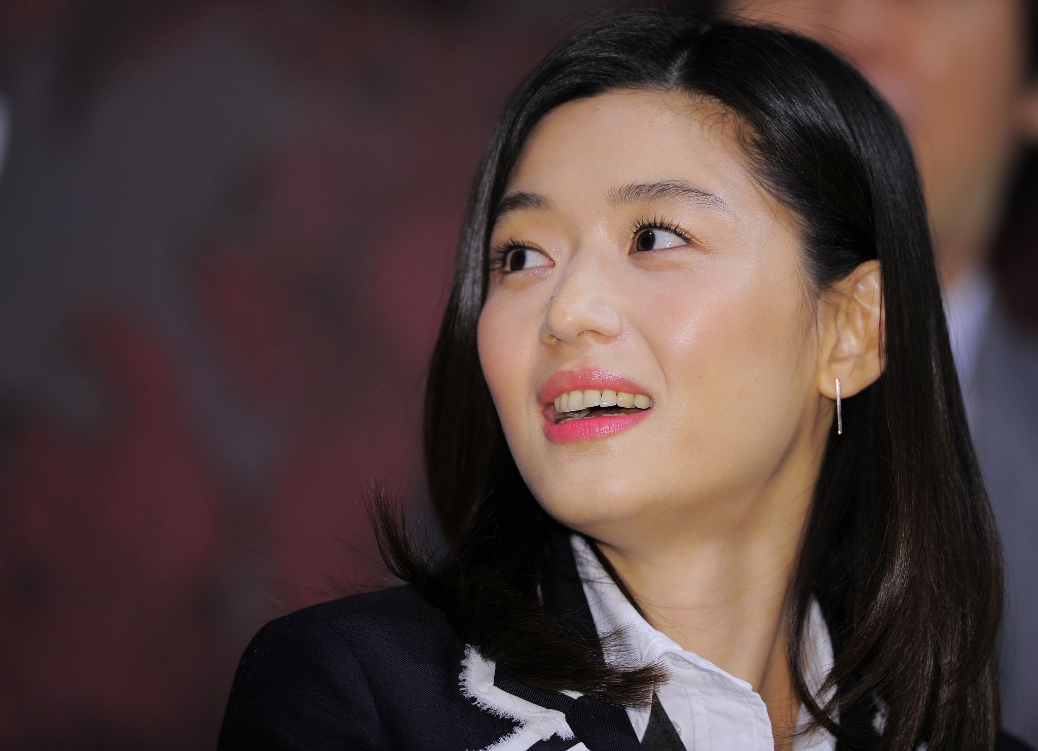 Jun Ji-hyun (전지현)님의 프로필 사진