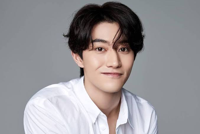 រូបភាពប្រូហ្វាល់របស់ Kwak Dong-yeon