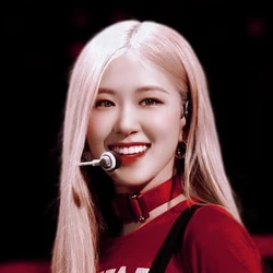 Roseanne Park (Rose Blackpink)