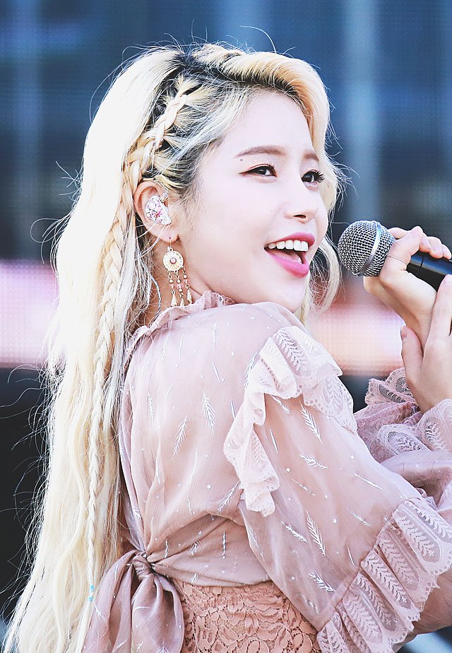 Kim Yong-sun (Solar Mamamoo) को प्रोफाइल फोटो