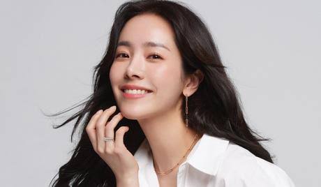 Han Ji-min(r)en profileko argazkia