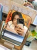 Profile picture of L