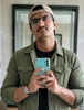 Profile picture of R