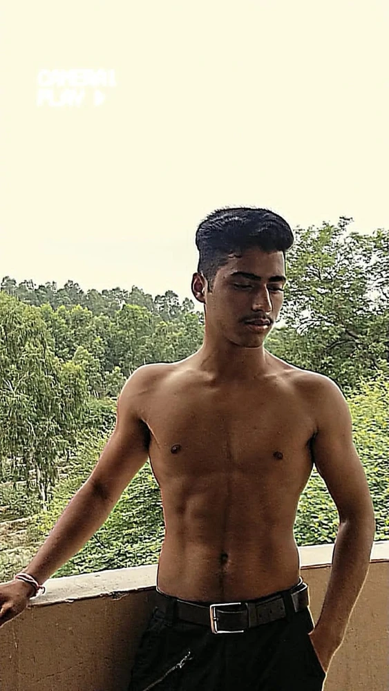 Bhart Bhardwaj йөкләгән рәсем