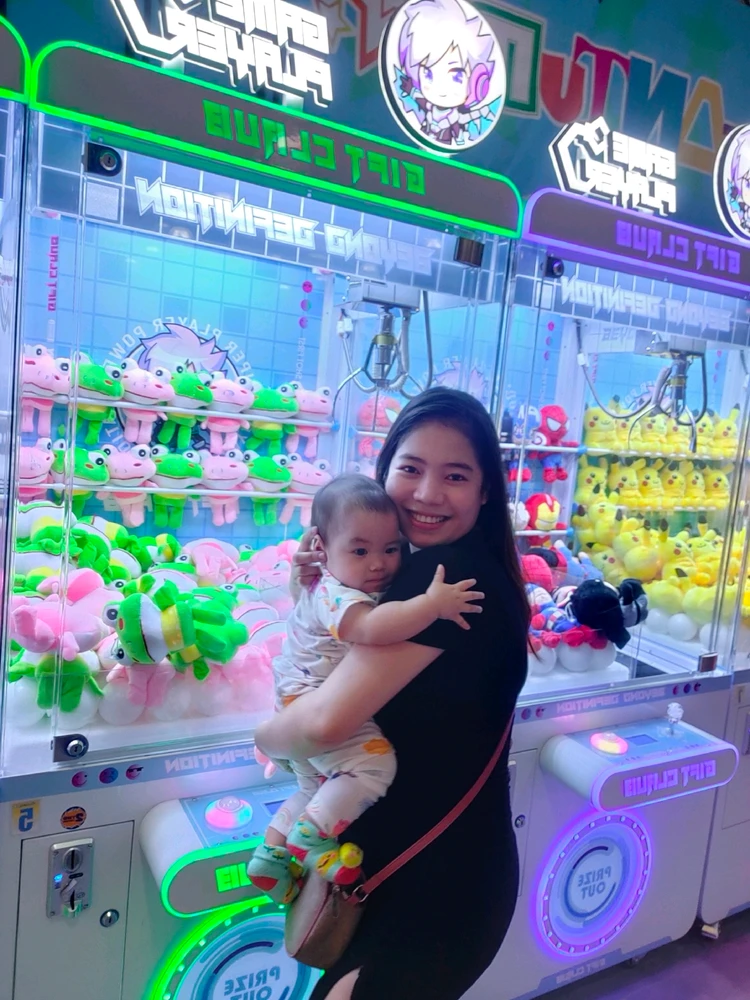 I-upload ni Hazel ang larawan