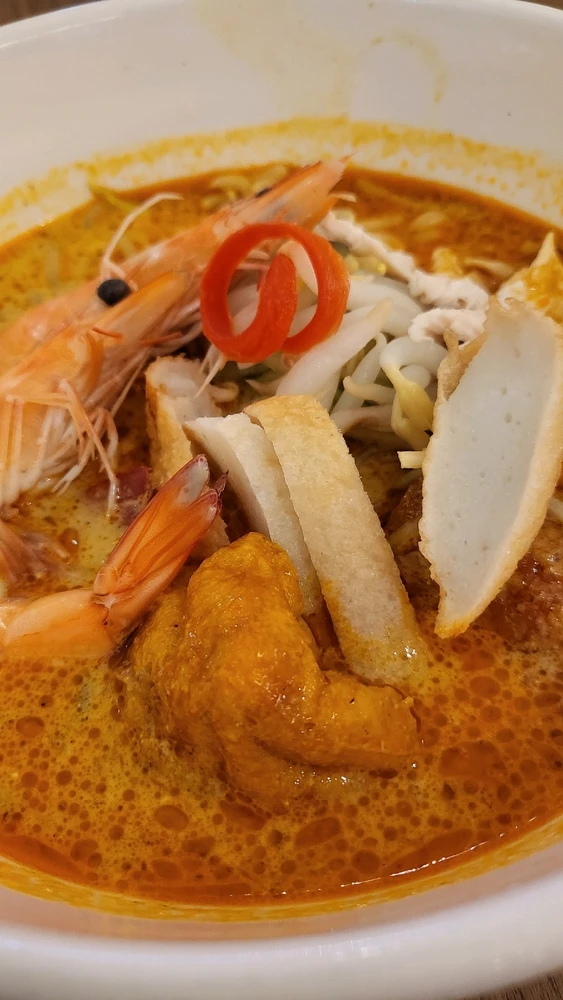 Kay တင်ထားသော ပုံ