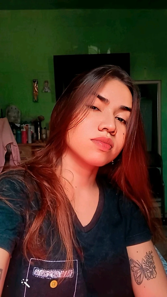 I-upload ni Thalia ang larawan