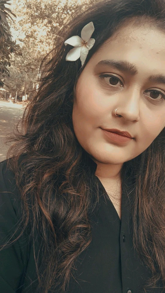 Gi-upload ni Khushi Chauhan ang hulagway