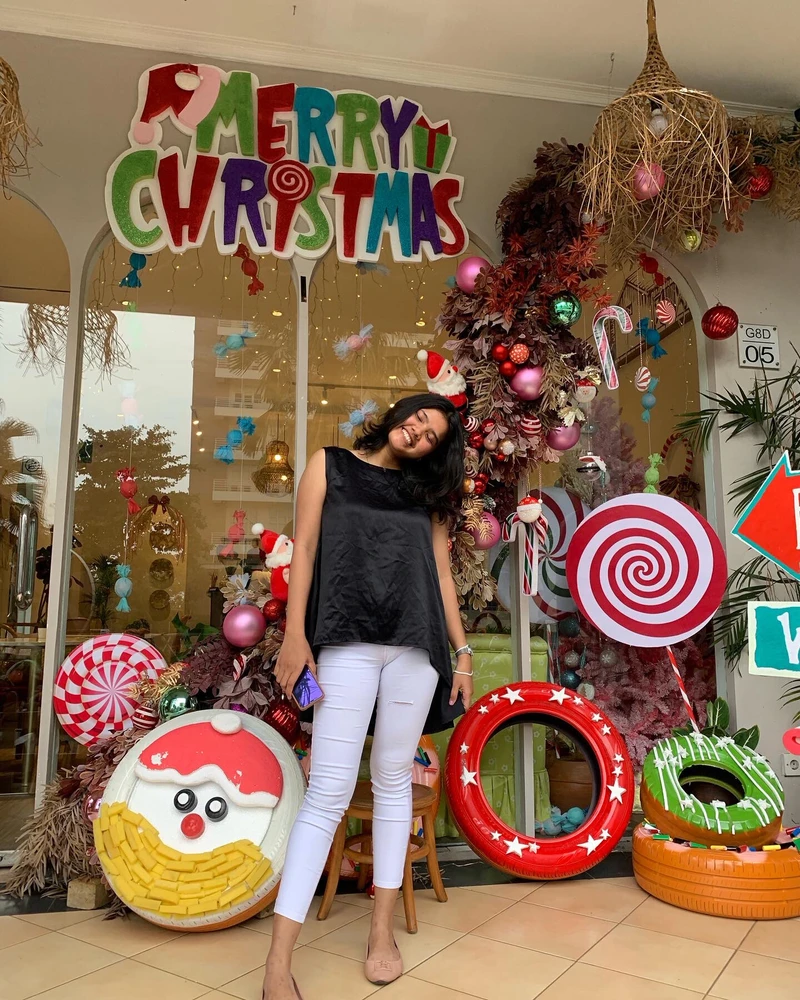 Senyum sambil merem ❤️