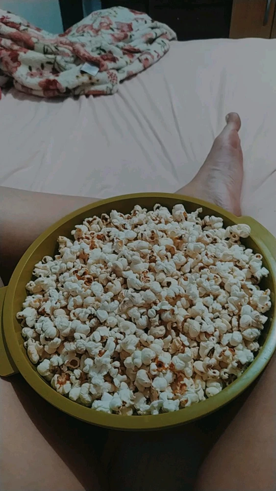 Seguimos..... popcorn and Netflix (Manifest) 😋😋😋😋
