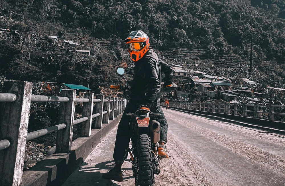 Duab xa los ntawm Nirmal Gurung
