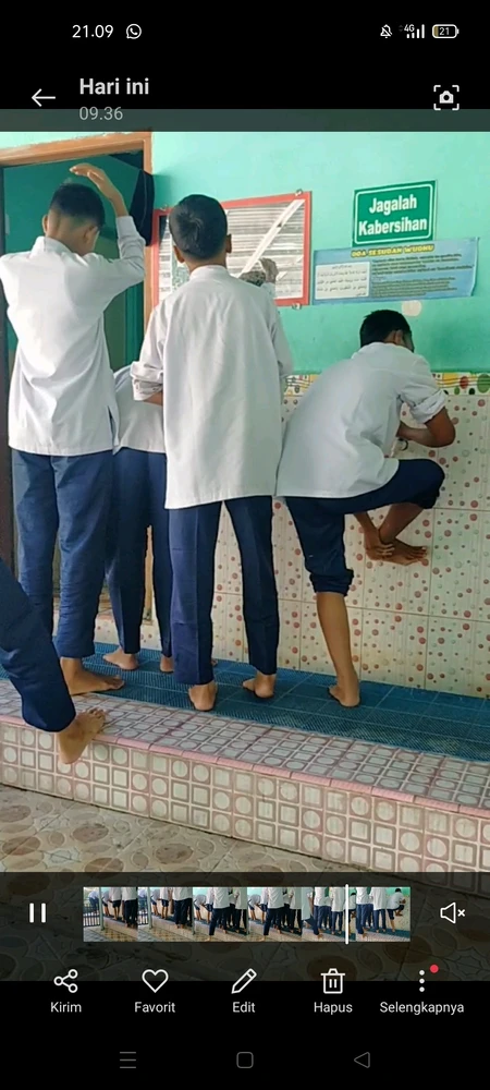 Gambar diunggah oleh yhuNie