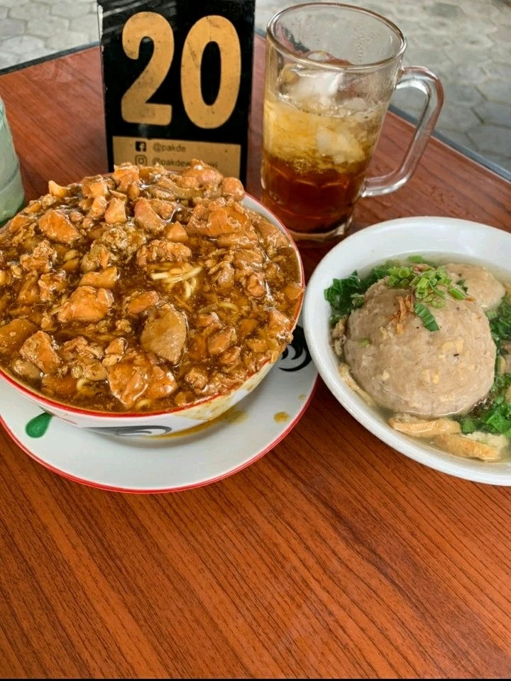 Gambar diunggah oleh ﾌ_刀の乇尺