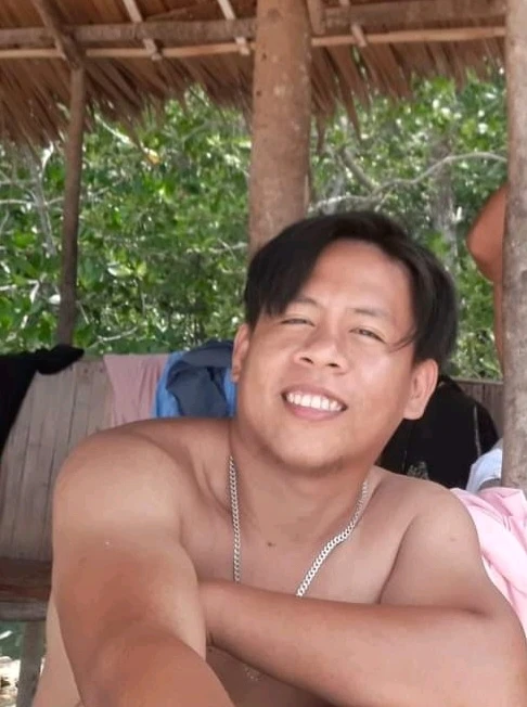Gi-upload ni Francis ang hulagway