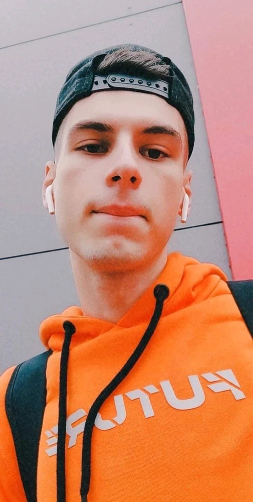 I-upload ni Julian ang larawan