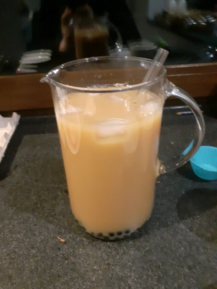 Wyszło całkiem spoko, ale moja słomka jest trochę za mała na kulki z tapioki, więc czasami ledwo przechodzą