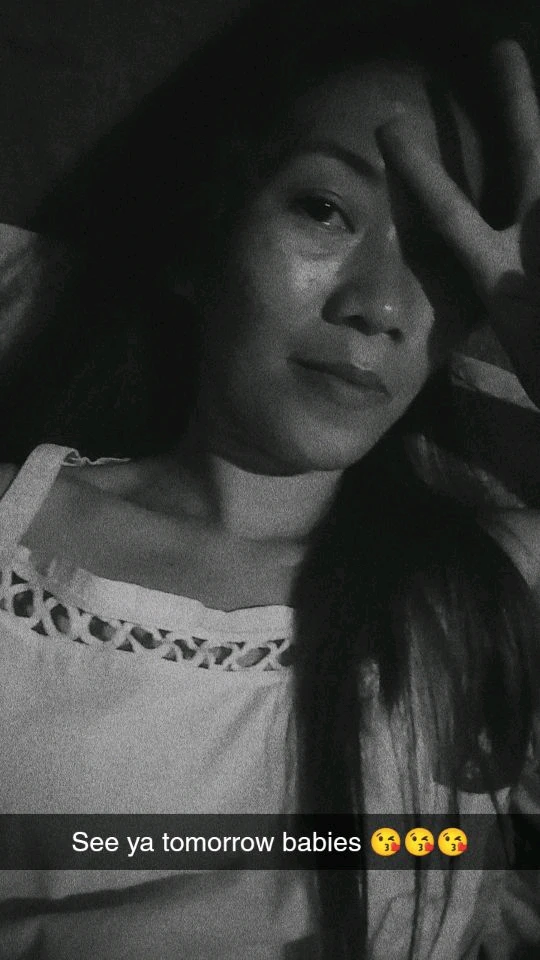 I-upload ni Ana ang larawan