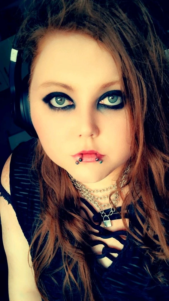 Sliko je naložil Elara Ellewood