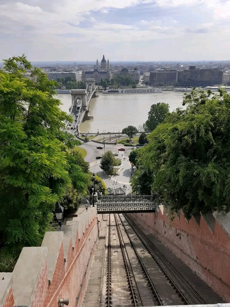 Зображення завантажив Ірина