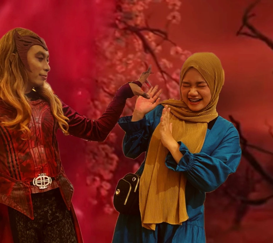 Taking pictures with a Wanda cosplayer.