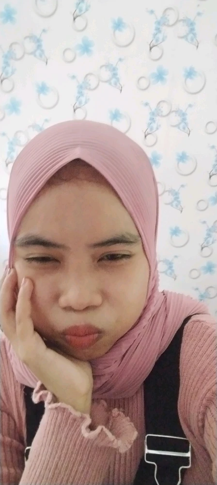 Novi တင်ထားသော ပုံ
