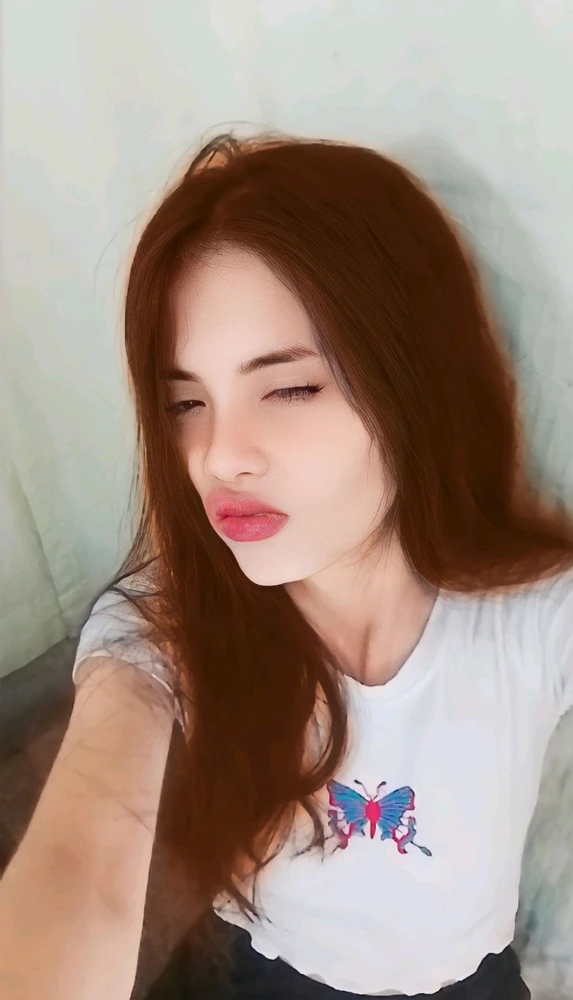 I-upload ni Elly ang larawan