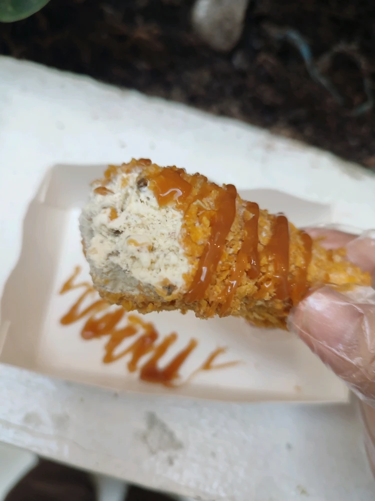 I-upload ni Zira ang larawan