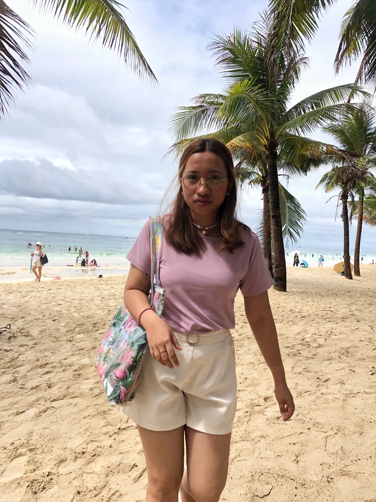 I-upload ni Joyce Marie ang larawan