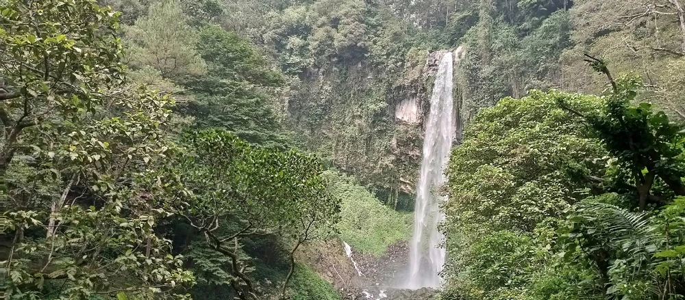 I loved the way I'm taking a picture of waterfall by my phone, but I guess it's not enough for a qualiy cam but I'm love it! 