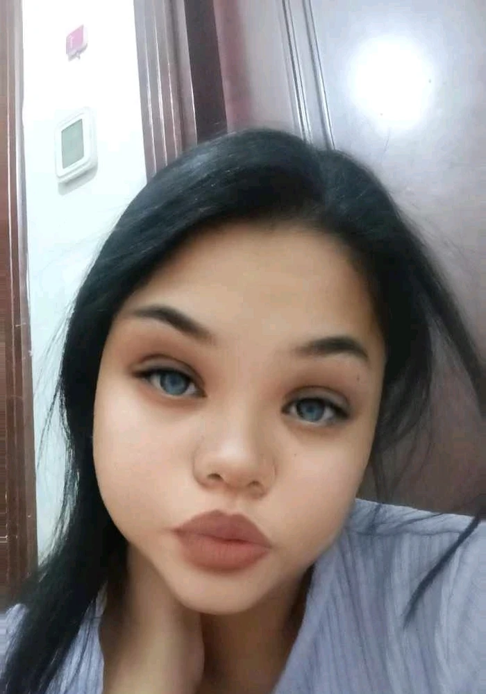 OnlyChristine上傳的圖片