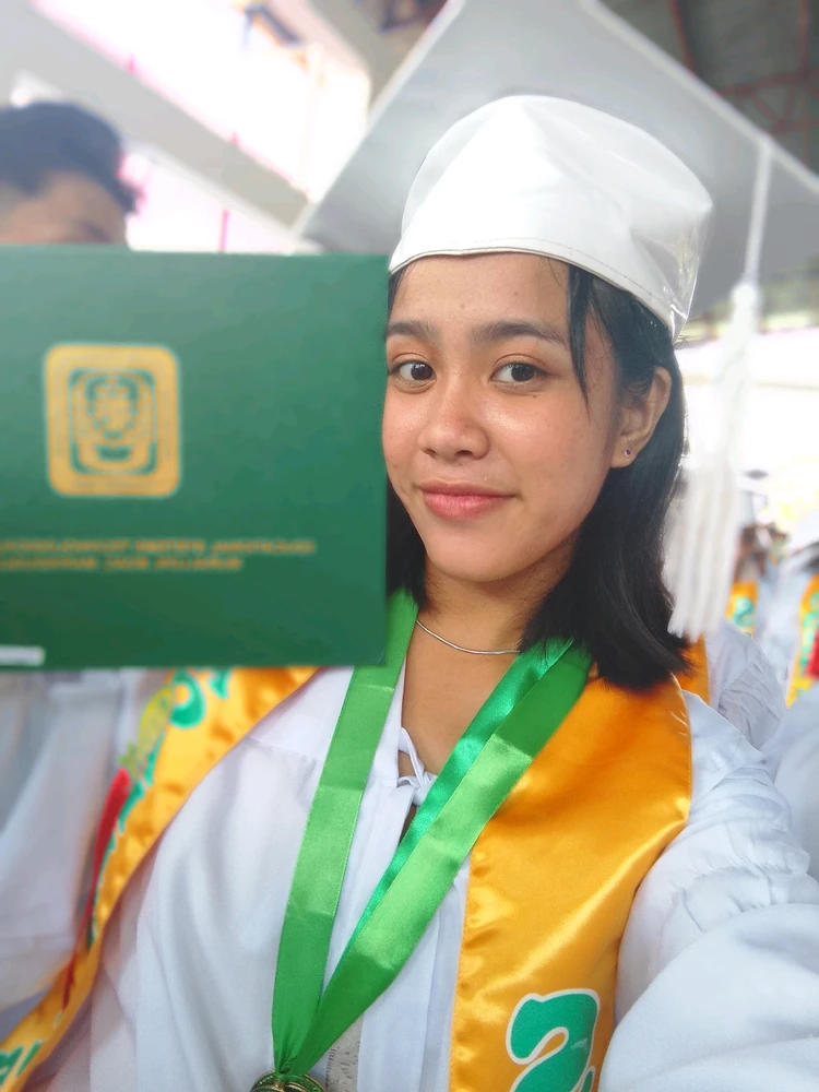 I-upload ni Abegail ang larawan