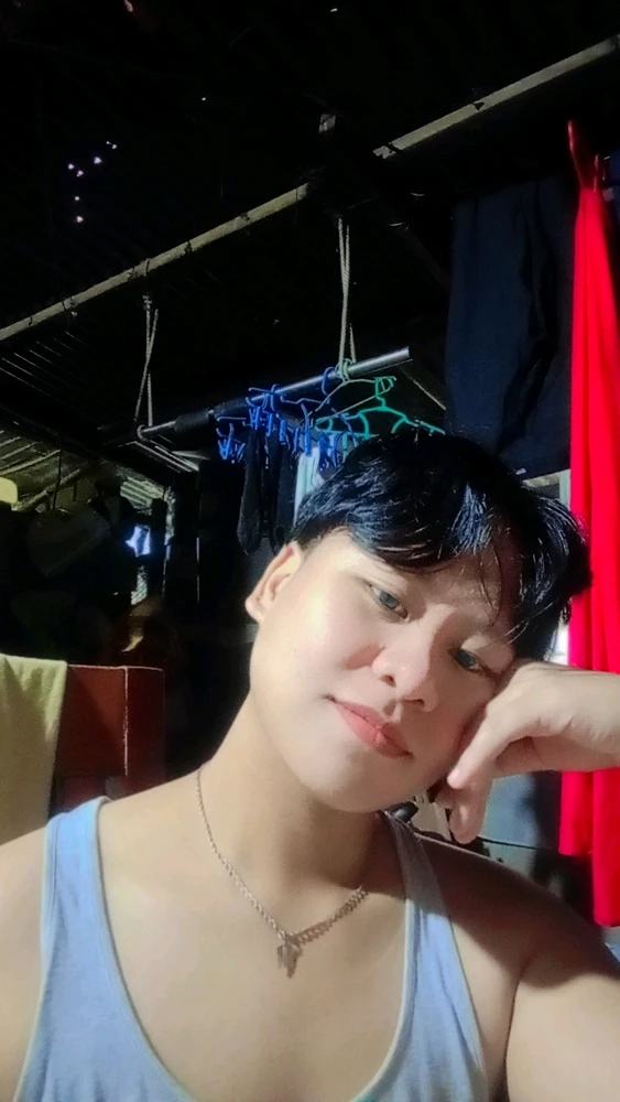 I-upload ni Madellyn ang larawan