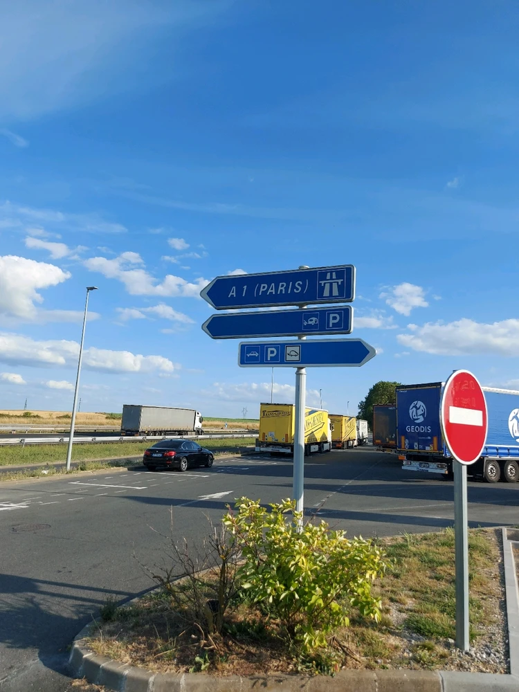 Eating French kilometers on the way to Boom🥳