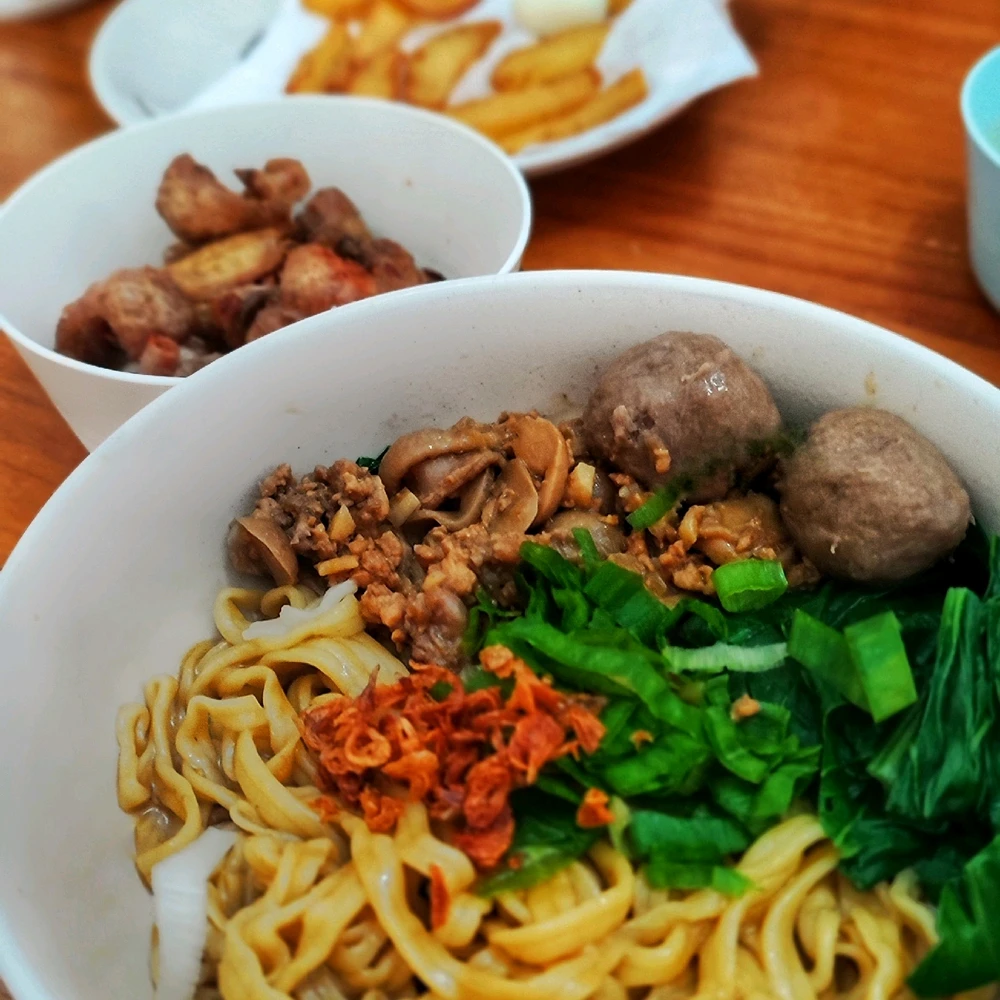 Mie yamien bakso darurat