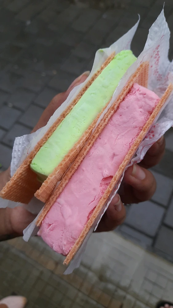 Ice-cream sandwiches pineapple and raspberry 