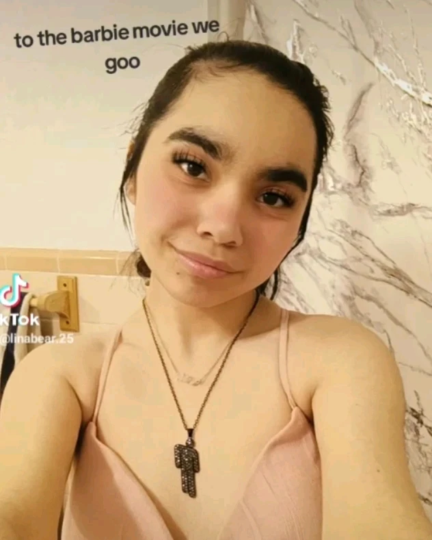 I-upload ni Angelina ang larawan