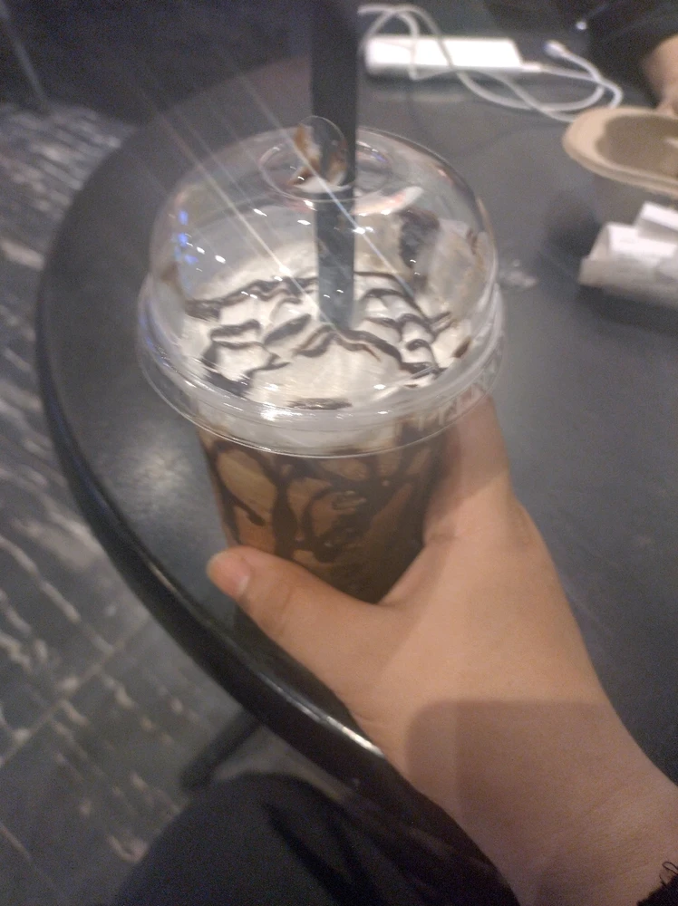 I-upload ni Gladz ang larawan