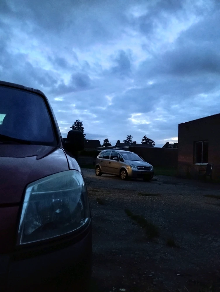 
Photo taken from the back of my house, in Ospel, with a beautiful evening sky and a tranquility that can be breathed...