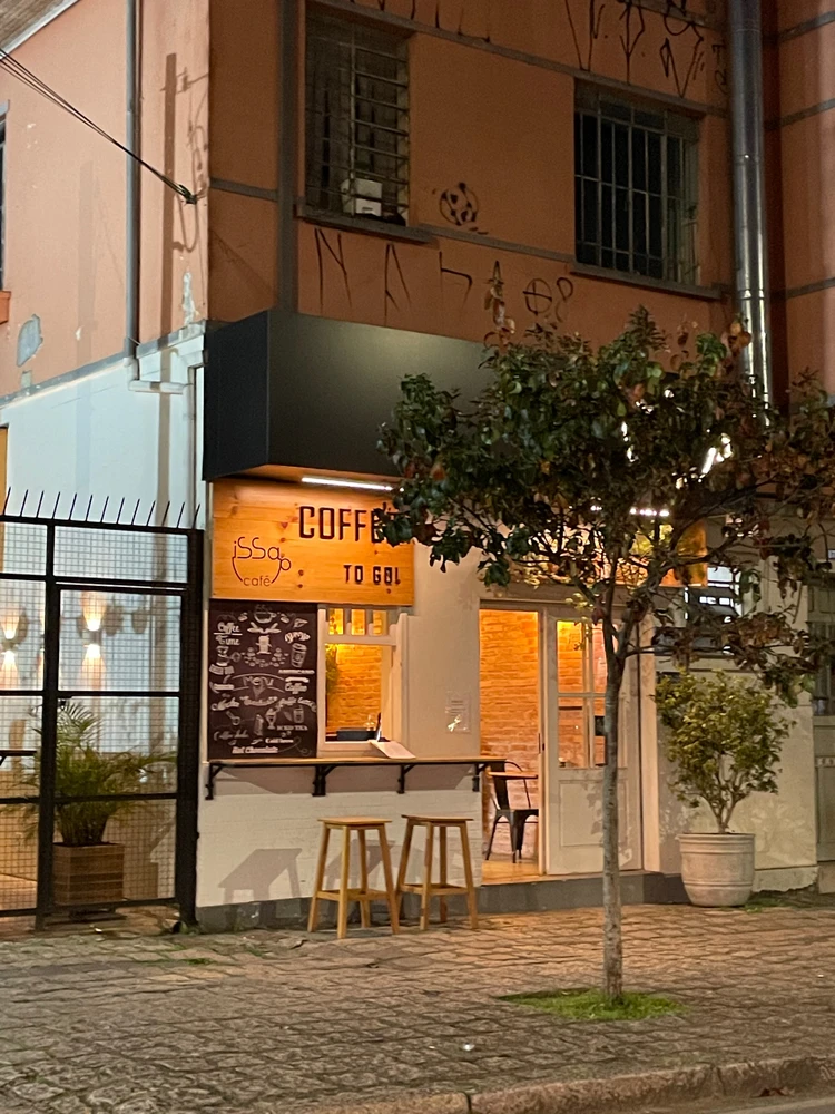 Fotografia de um café 