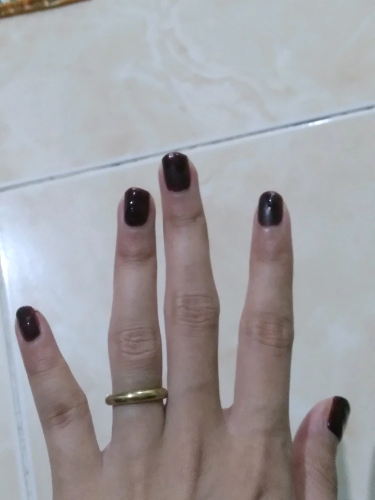 I-upload ni Aishah ang larawan