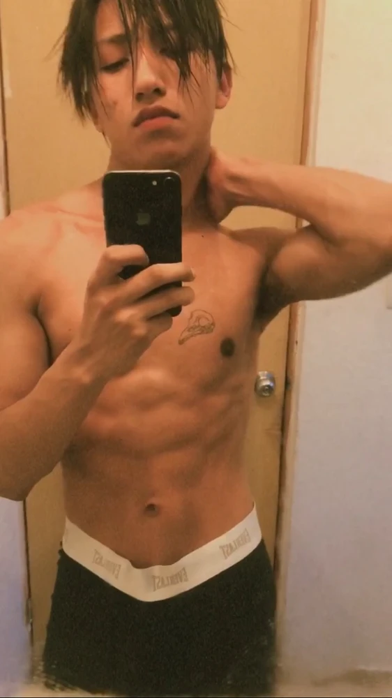 Que pasaaaa bandaaa 😝
Saquen el gym 💪🏽