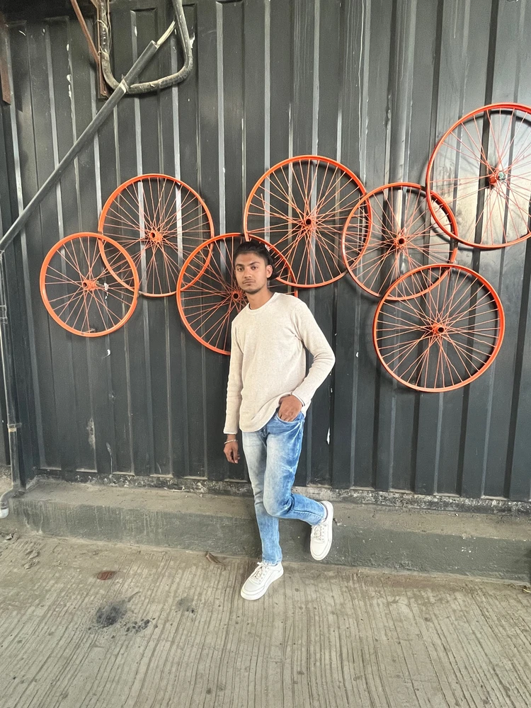 Gi-upload ni Usman ang hulagway