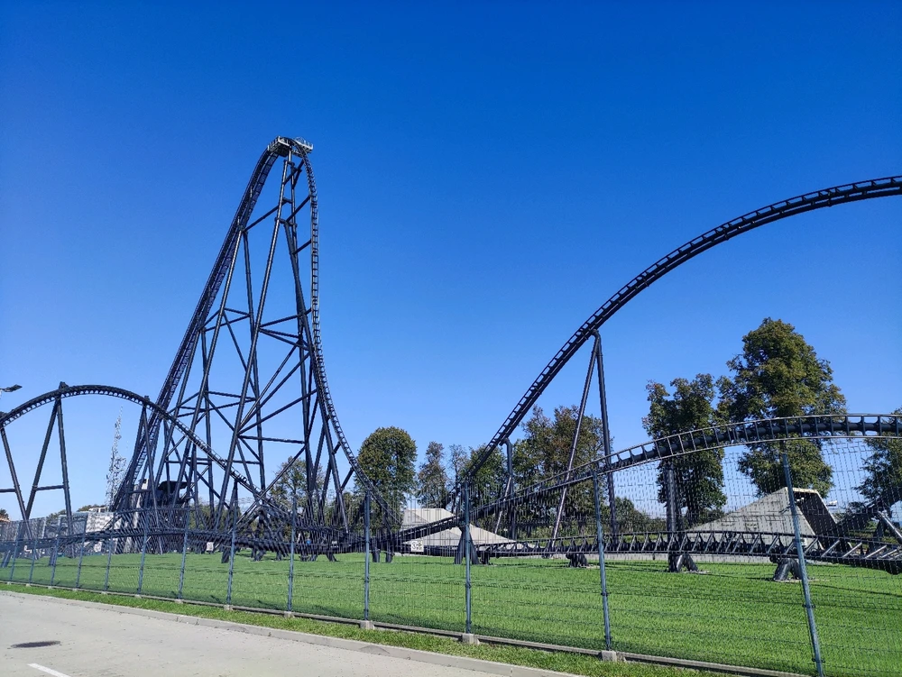 Hyperion - jedna z těch nejvíce adrenalinových. Tématicky sci-fi.