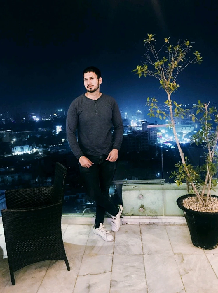 Gi-upload ni shahzaib riaz(jordan) ang hulagway