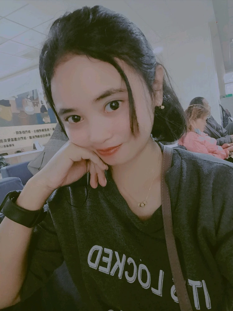 Gi-upload ni Dewi melati ang hulagway