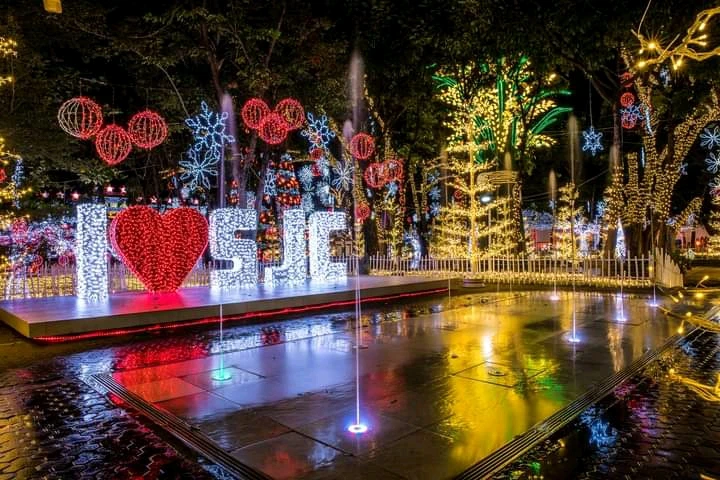 I-upload ni Anthony Mitra ang larawan